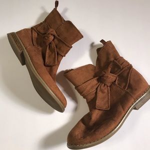 Size 13 Girls Tan Suede Ankle Boots Booties